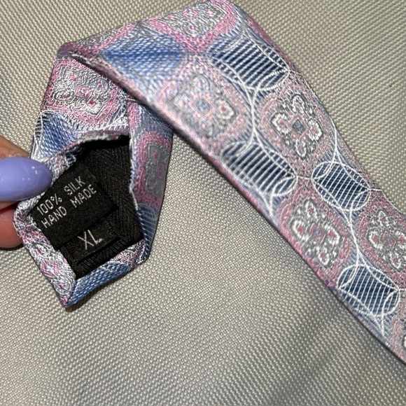 2/$35 Bruno Piattelli XL Handmade 100% Silk Pink Blue Geometric Floral Neck Tie - Picture 5 of 5